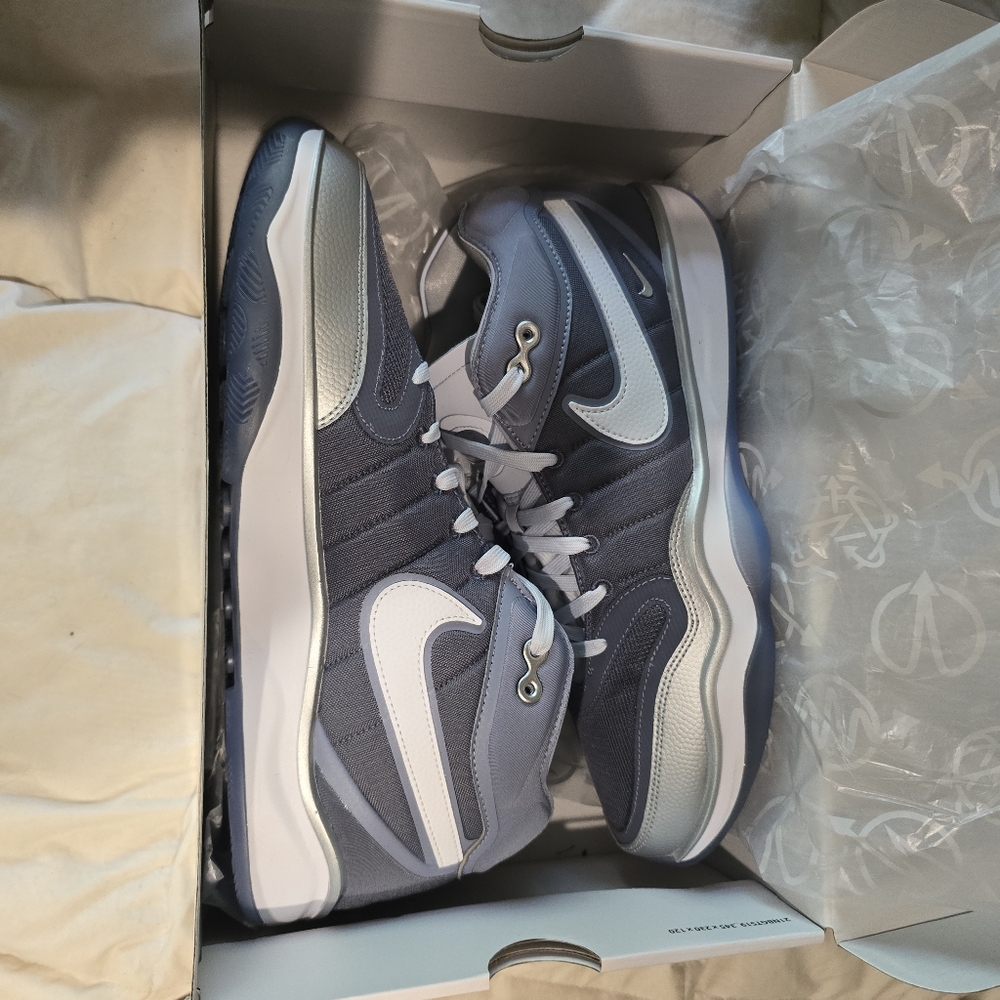 Air ZOOM GT HUSTLE 2  Basketball Shoes. 13 Womes.  11.5 Mens BRAND NEW IN BOX
